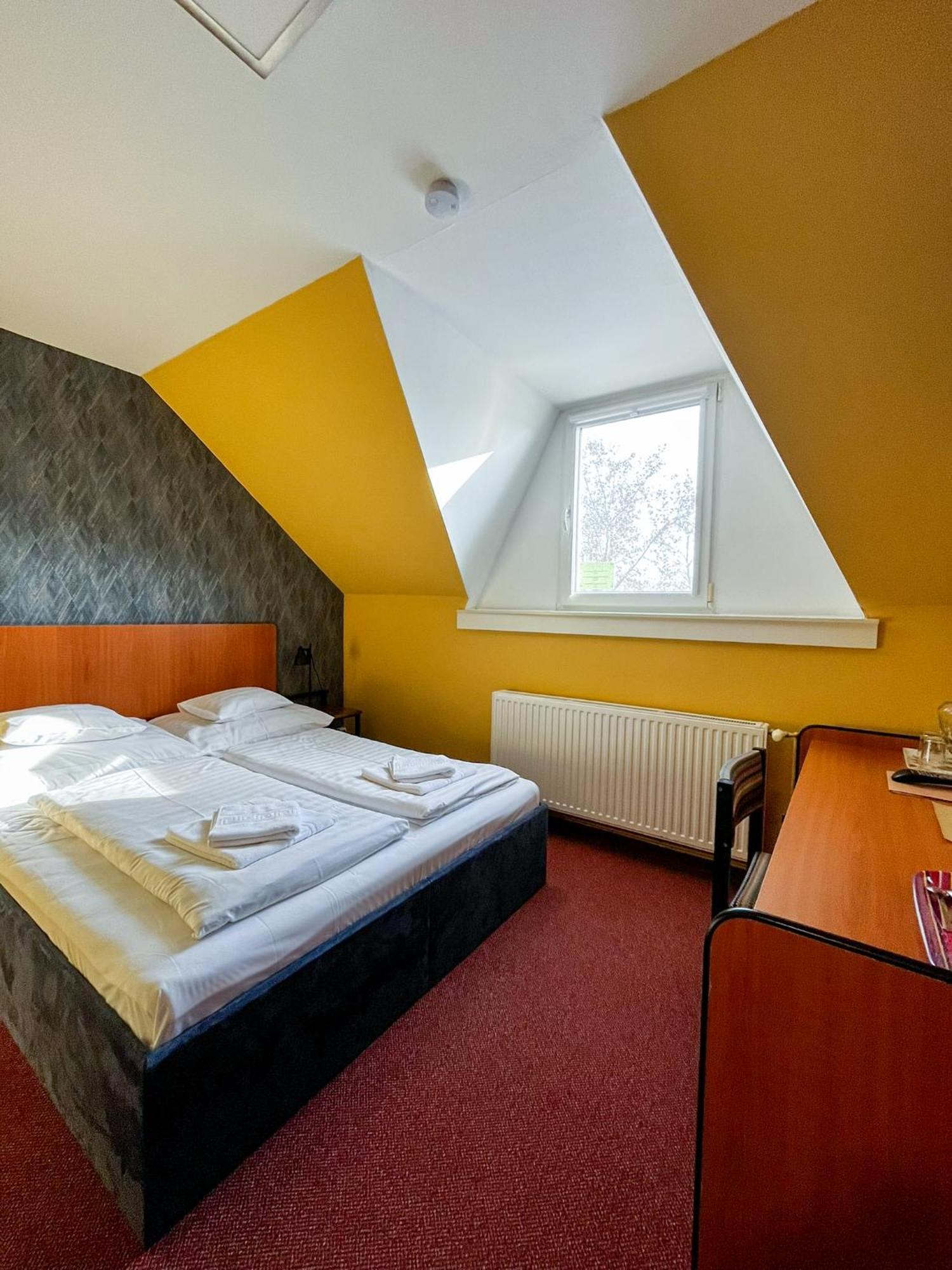 Kisviza Vendeghaz Hotel Baja Ngoại thất bức ảnh